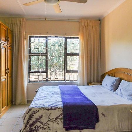 Mama Mia Cottages Oslo Beach Port Shepstone Exterior foto