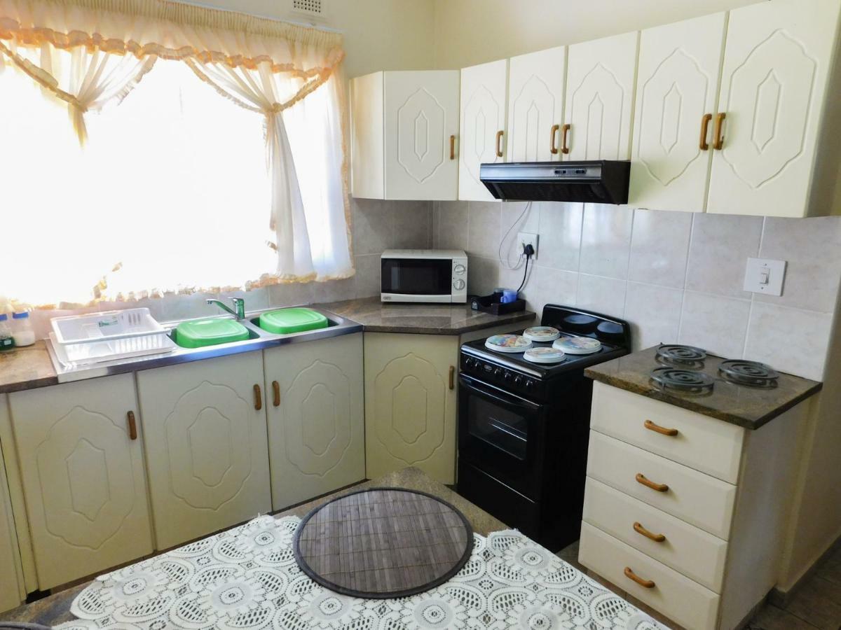 Mama Mia Cottages Oslo Beach Port Shepstone Exterior foto