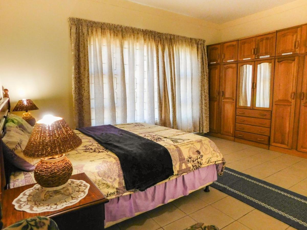 Mama Mia Cottages Oslo Beach Port Shepstone Exterior foto